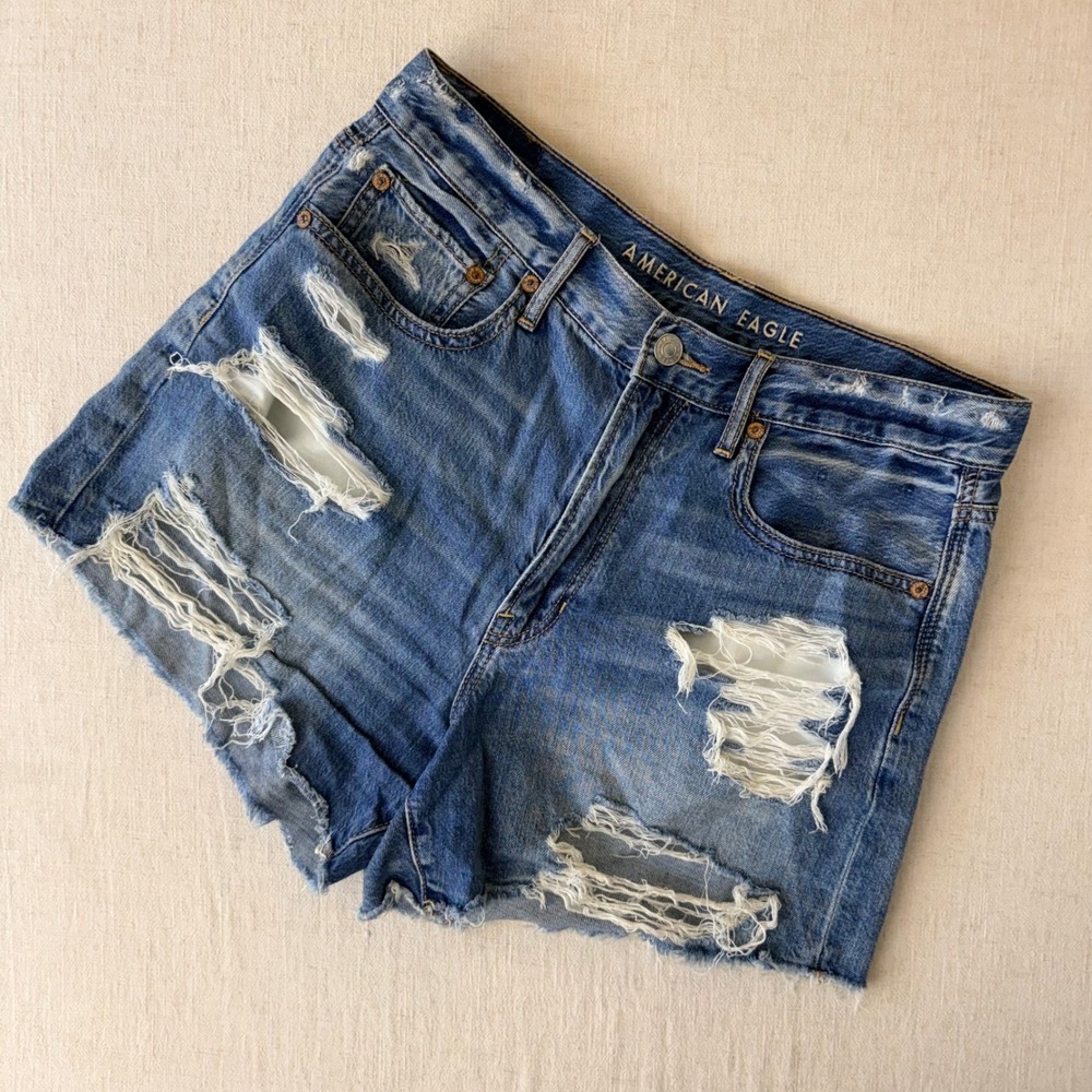 American Eagle 90s Boyfriend Distressed Denim Shorts Blue Size 6